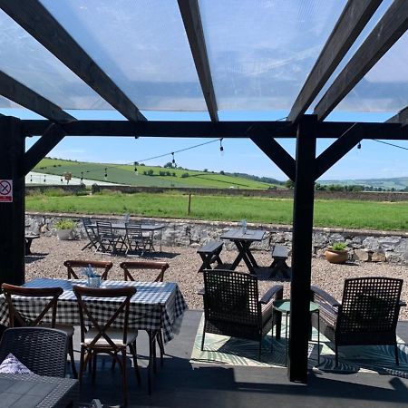 Pitlessie Inn And Pantry Cupar Exterior photo